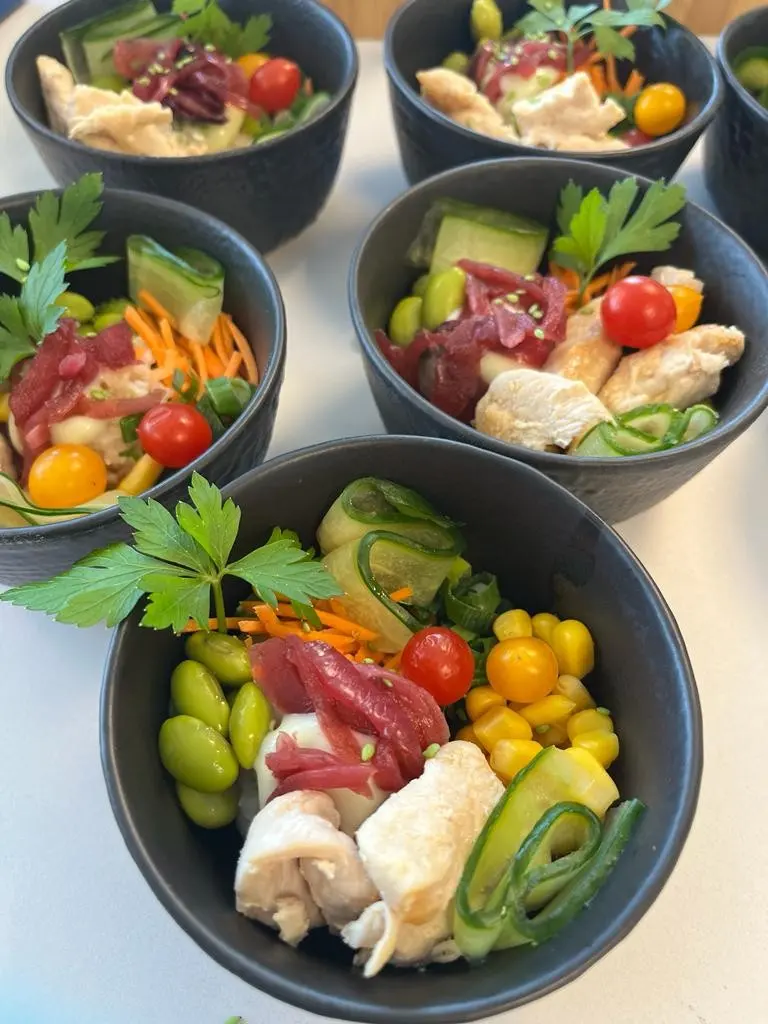 kommetjes met poke bowl